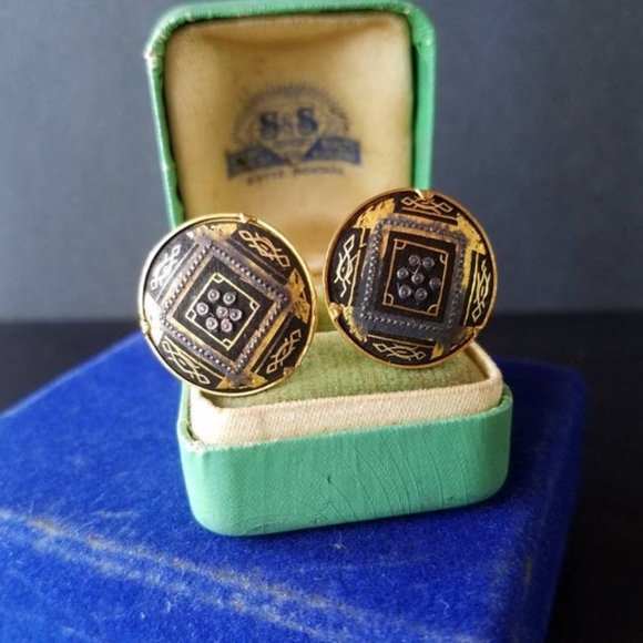 Damascene Round Geometric Cufflinks - Picture 3 of 10